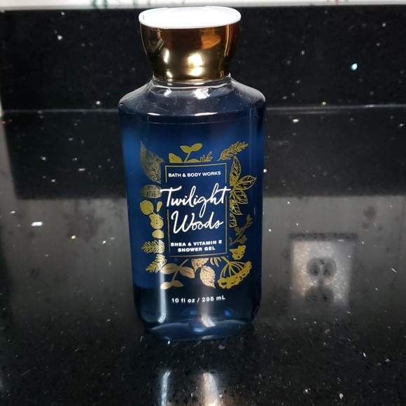 2X HOST PICK. 2 New BBW Shower Gels - Picture 2 of 3